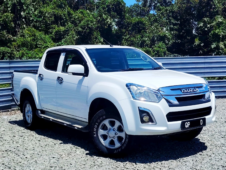 Used 2020 Isuzu D-Max 1.9 in White for sale in Kuching, Sarawak