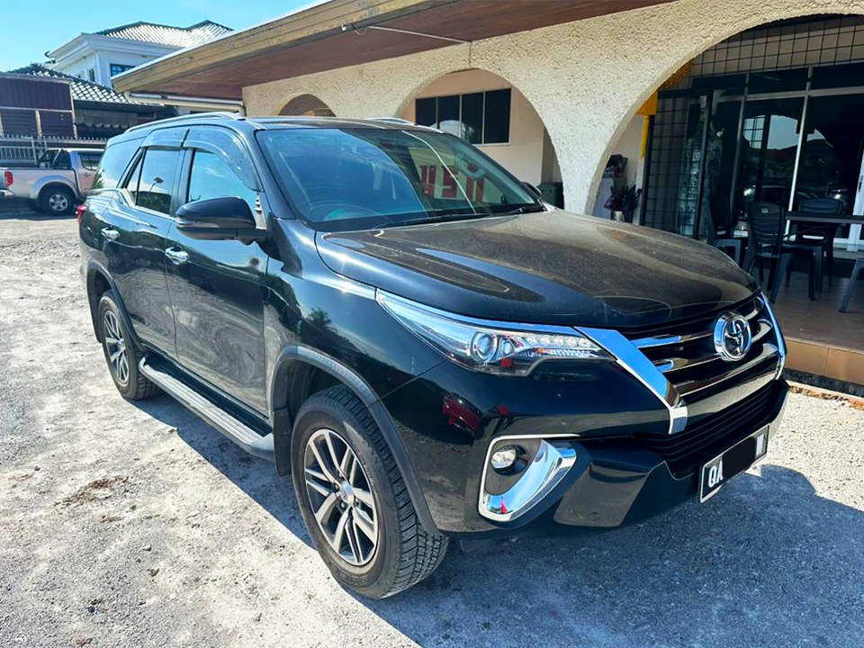 Used 2018 Toyota Fortuner 2.7 in Black for sale in Kuching, Sarawak
