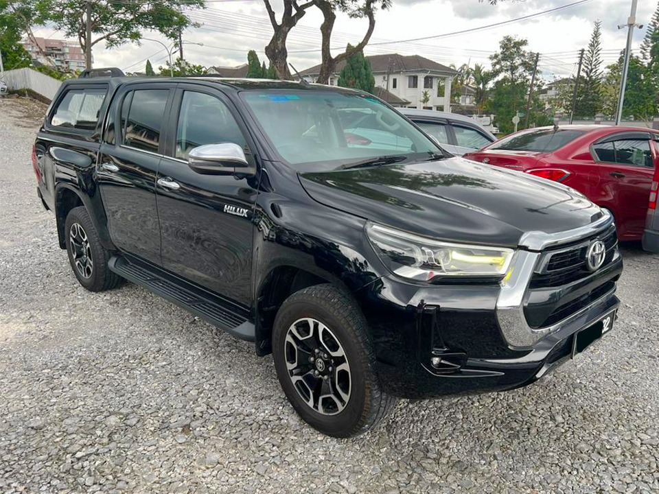 Used 2020 Toyota Hilux 2.4 V in Black for sale in Kuching, Sarawak