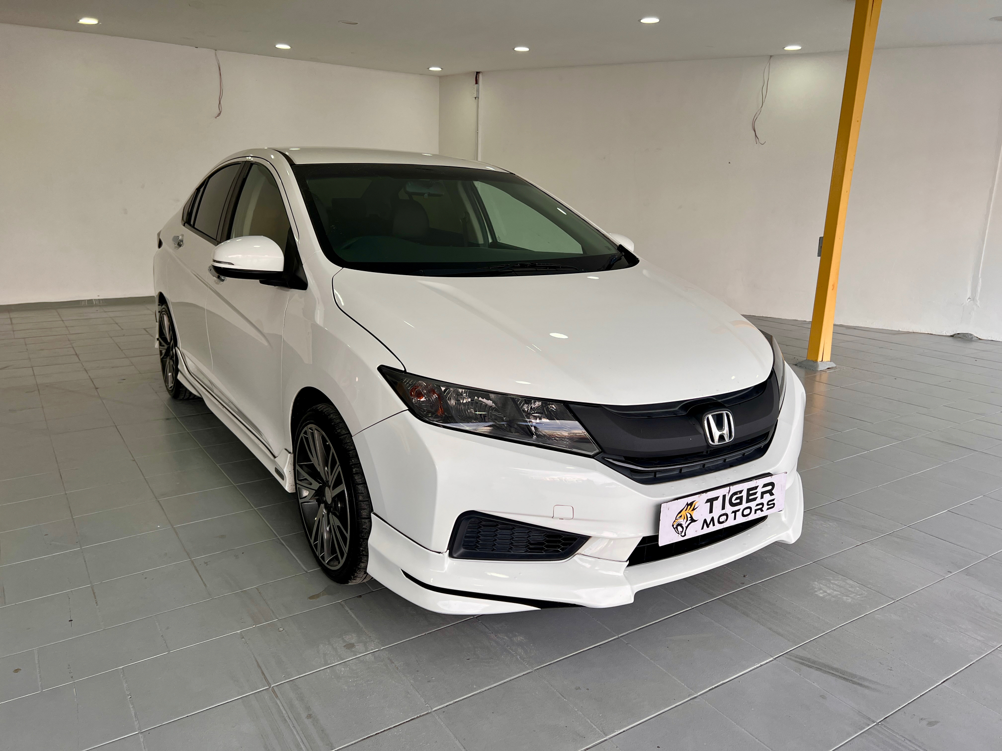 Used 2016 Honda City 1.5 E I-Vtec in White for sale in Kuching, Sarawak