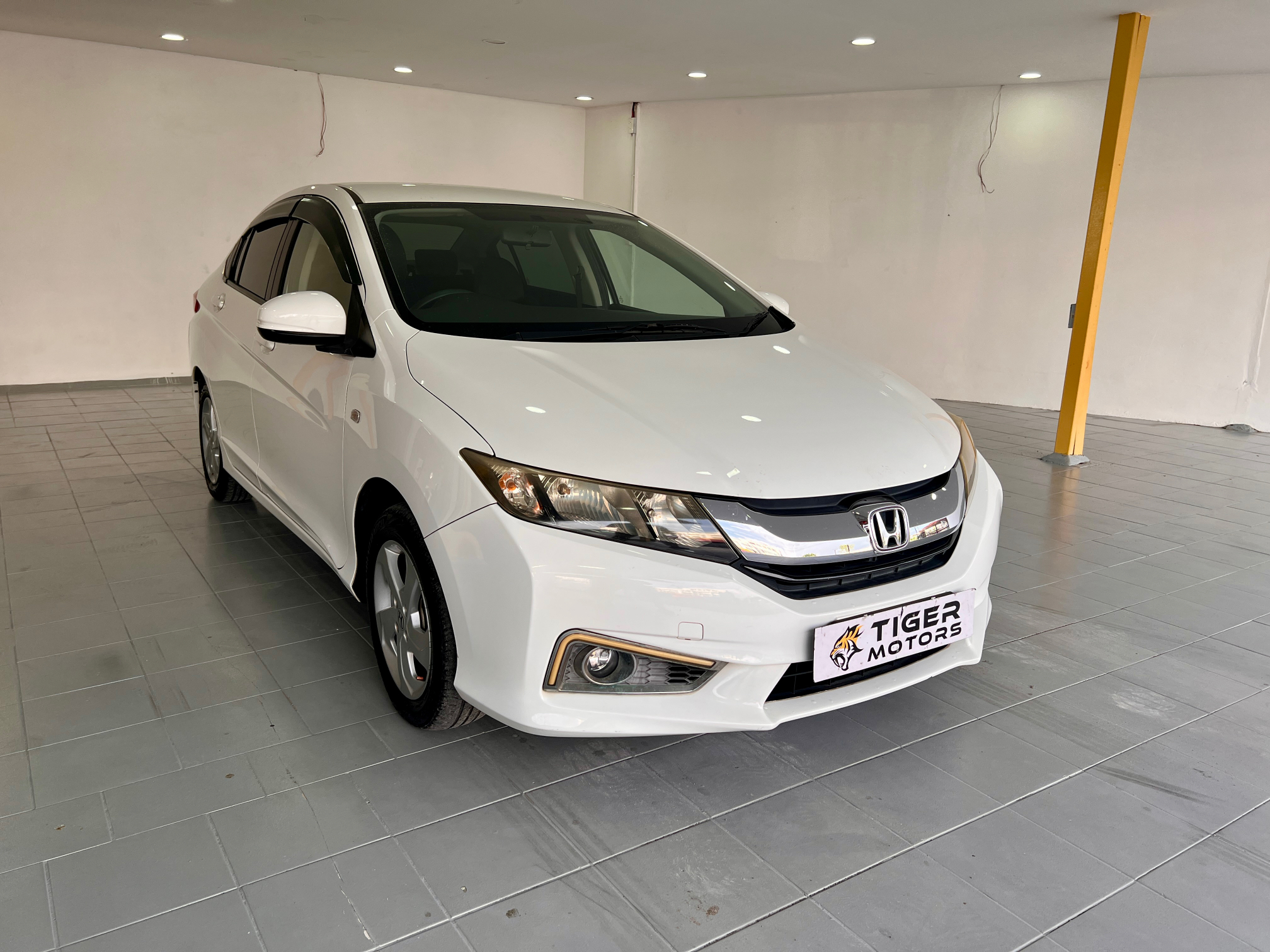 Used 2015 Honda City 1.5 S I-Vtec in White for sale in Kuching, Sarawak