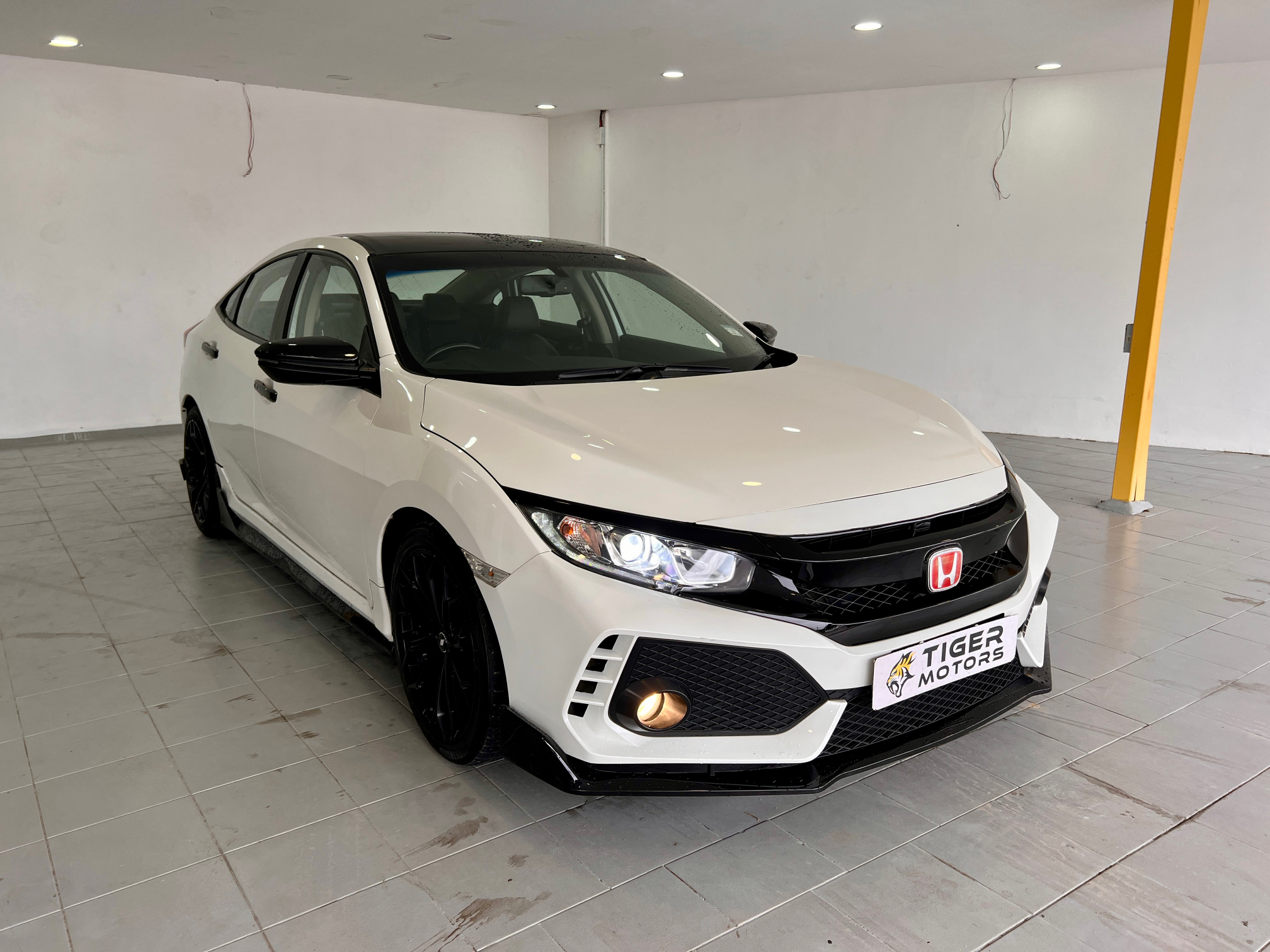 Used 2016 Honda Civic 1.5 TC in White for sale in Kuching, Sarawak