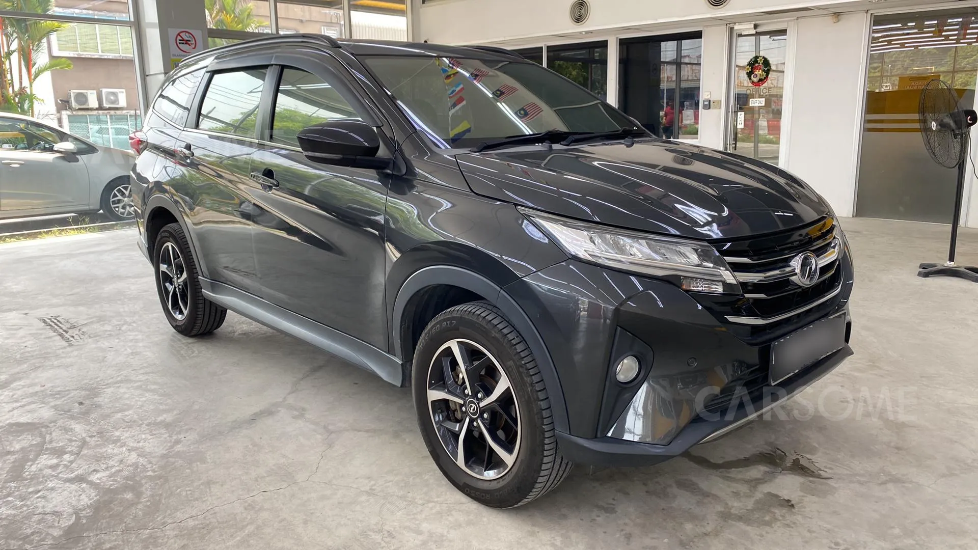 Used 2020 Perodua Aruz 1.5 AV in Grey for sale in Kuching, Sarawak